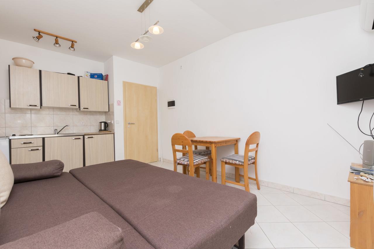 Apartments Katarina 로크바 로고즈니차 외부 사진
