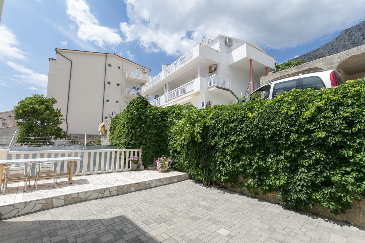 Apartments Katarina 로크바 로고즈니차 외부 사진